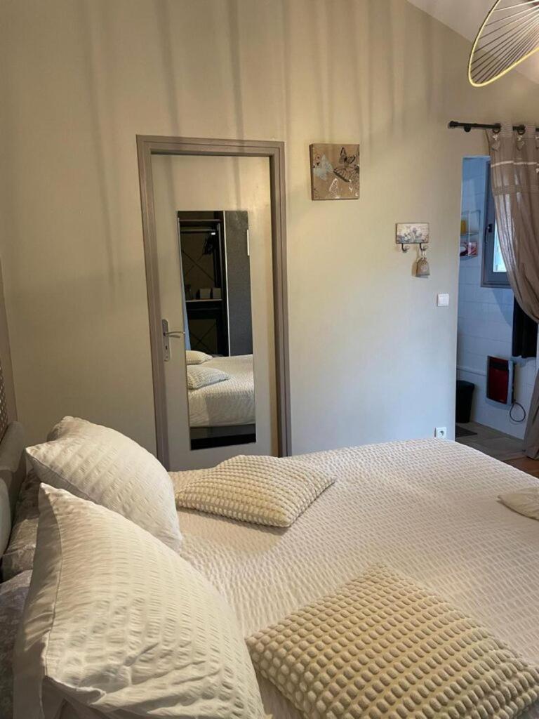 Gite Et Studios Les Barongeres Farges-les-Chalon Zewnętrze zdjęcie